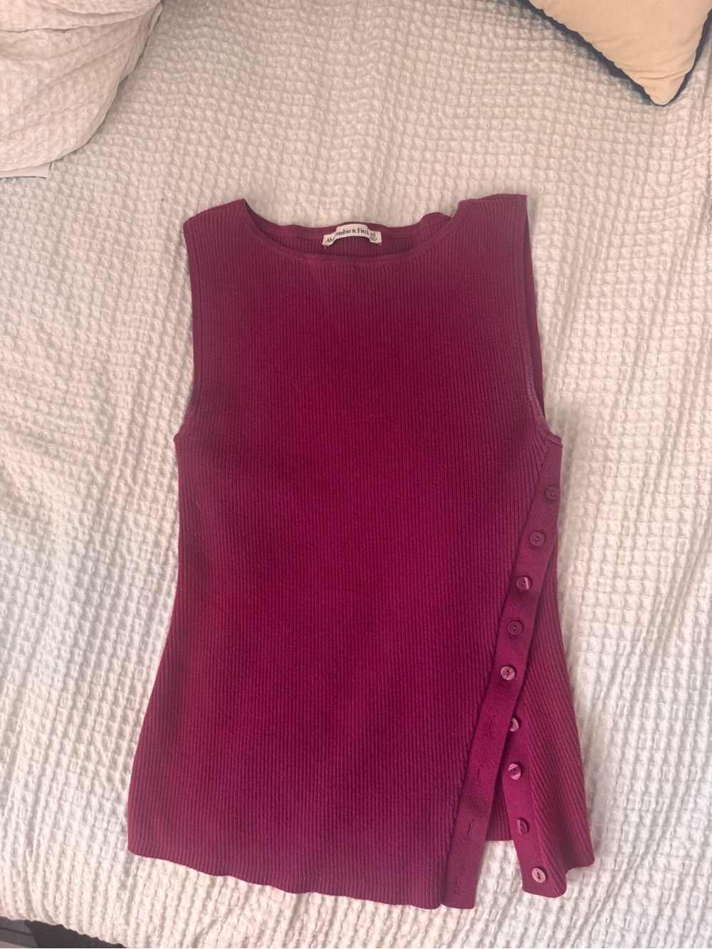 Abercrombie magenta sweater tank